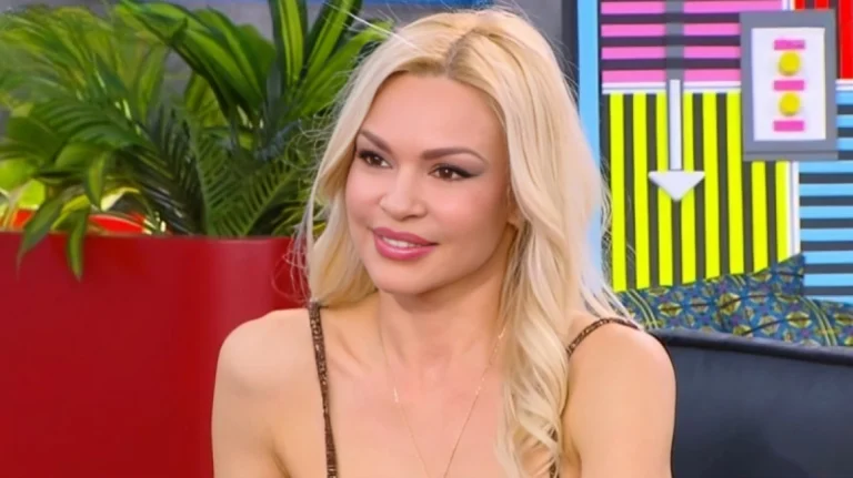 Βίκυ Κάβουρα: Η κόρη μου είναι 20 μηνών και είναι κολλημένη με τον Άγιο Παΐσιο