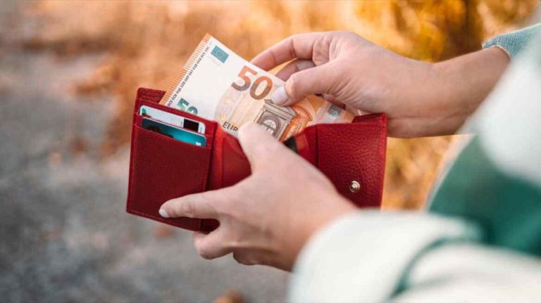 Αυξήθηκε το επίδομα ασθένειας – Πόσα χρήματα θα παίρνουν πλέον οι εργαζόμενοι