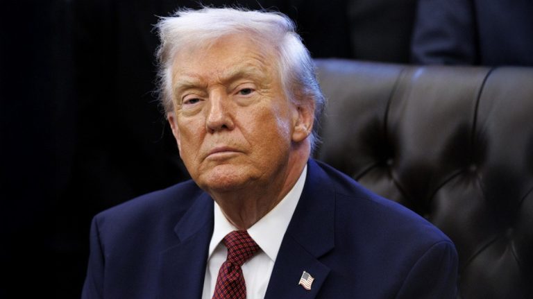 Ο Τραμπ ανακαλεί ιστορική απόφαση για τα αέρια του θερμοκηπίου