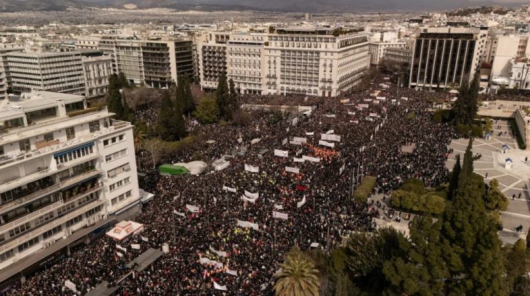 Συλλαλητήρια σε όλη τη χώρα στις 28/2 για τα Τέμπη