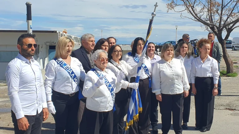Συγκίνηση για την 82χρονη μαθήτρια του ΕΠΑΛ που παρέλασε στη Ρόδο