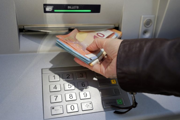 Από τις 2 Απριλίου, η προπληρωμή επιδομάτων, παροχών και Δώρου Πάσχα, από τη ΔΥΠΑ