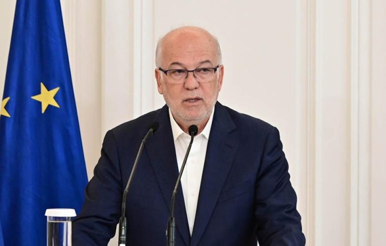 Φλωρίδης για δίκη Τεμπών: Αν κάποιος μου βρει στην Ευρώπη μεγαλύτερη αίθουσα να μου το πει