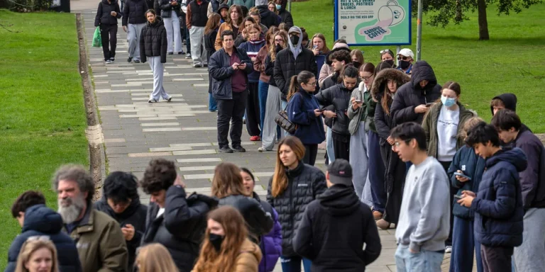 Επιδημία μηνιγγίτιδας στη Βρετανία