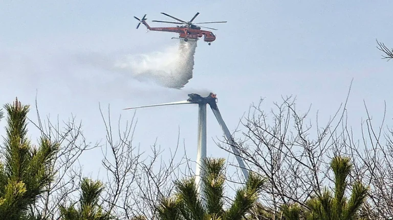 Τραγωδία στη Νότια Κορέα: Τρεις νεκροί μετά από φωτιά σε ανεμογεννήτρια