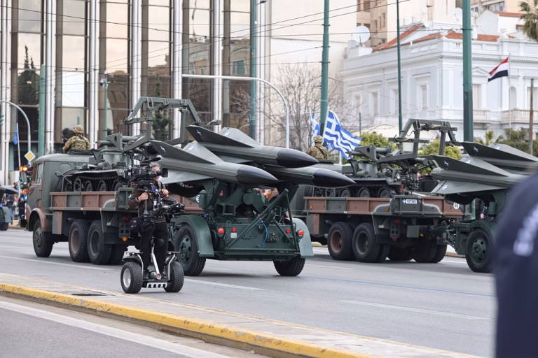 25η Μαρτίου: Τα οπλικά συστήματα που παρουσιάστηκαν στην στρατιωτική παρέλαση