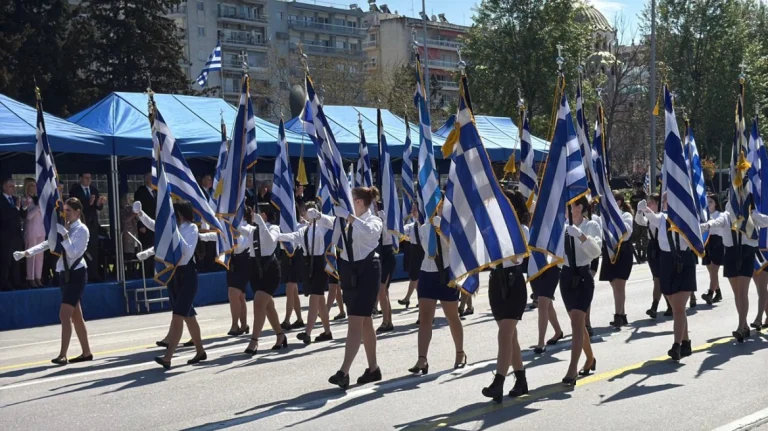 Με λαμπρότητα ο εορτασμός της 25ης Μαρτίου στη Θεσσαλονίκη – Δείτε φωτογραφίες