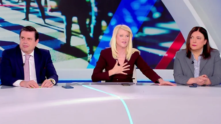 Η Τζάκρη δεν απέκλεισε επιστροφή στο ΠΑΣΟΚ: «Όταν έχω κάτι, θα το πω»