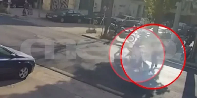 Σοκαριστικό τροχαίο με παράσυρση και εγκατάλειψη 16χρονης στη Λιοσίων (βίντεο)