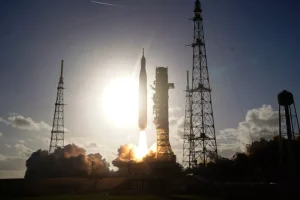 Artemis II: Ξεκίνησε η ιστορική αποστολή προς τη Σελήνη