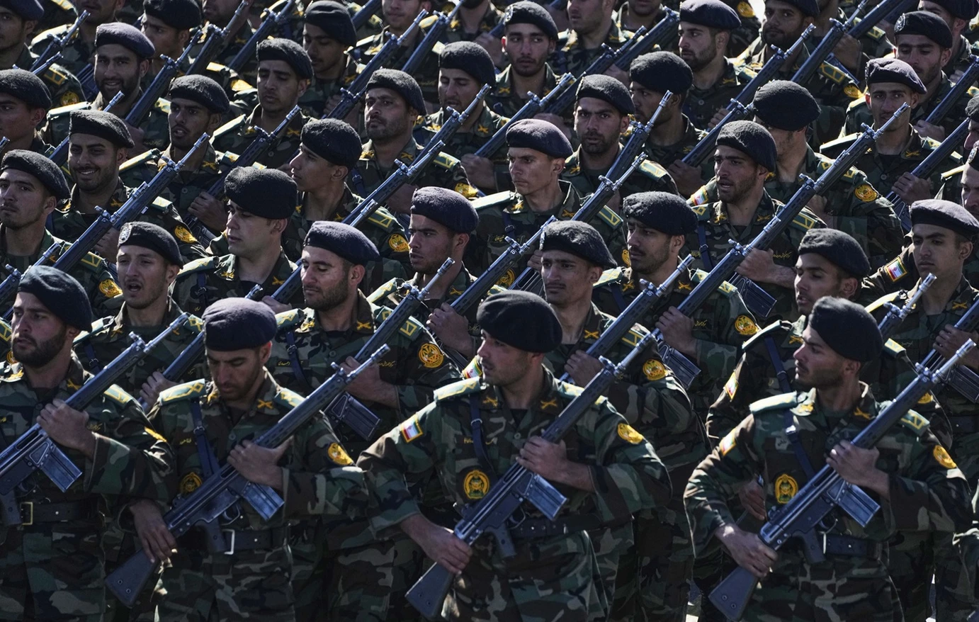 Ιράν σε ΗΠΑ: «Επτά εκατομμύρια Ιρανοί σας περιμένουμε έτοιμοι και οπλισμένοι»