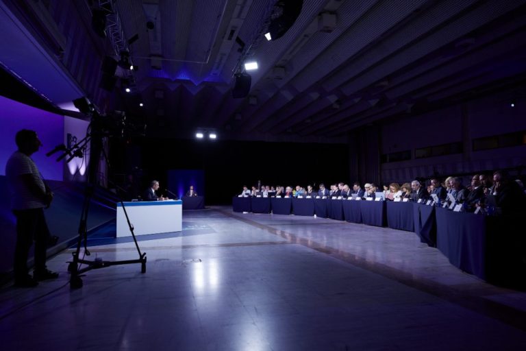 ΔΕΘ: Το «κρυφό» δισ. του Μαξίμου – Τι ετοιμάζεται για φόρους, εισοδήματα και μέτρα
