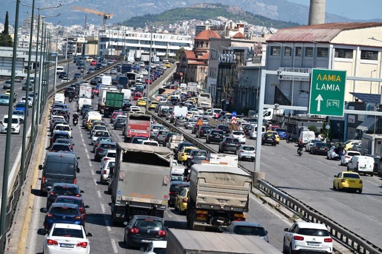 Έξοδος για το Πάσχα: Σχεδόν 80.000 οχήματα σήμερα από την Αττική