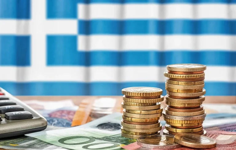 Μεσοπρόθεσμο: Χαμηλότερη ανάπτυξη, υψηλότερος πληθωρισμός το 2026