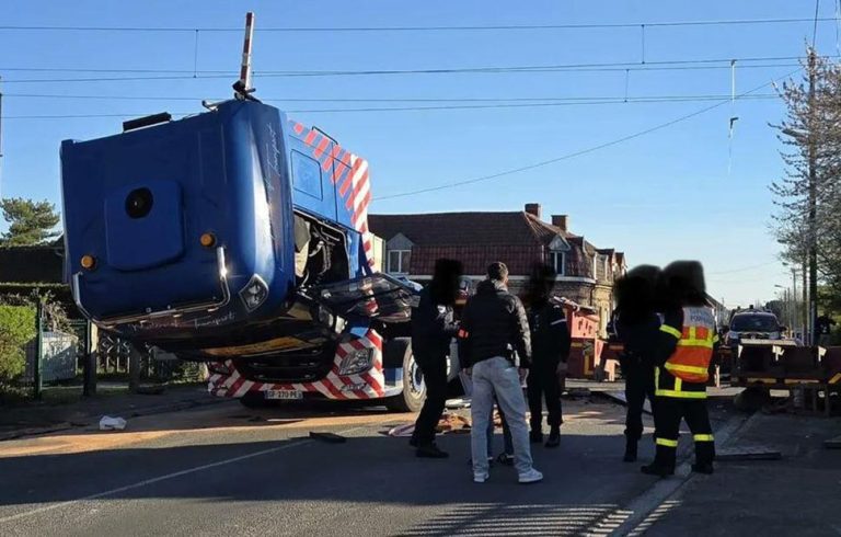 Σοκ στη Γαλλία: Ένας νεκρός και 27 τραυματίες σε σύγκρουση τρένου με φορτηγό