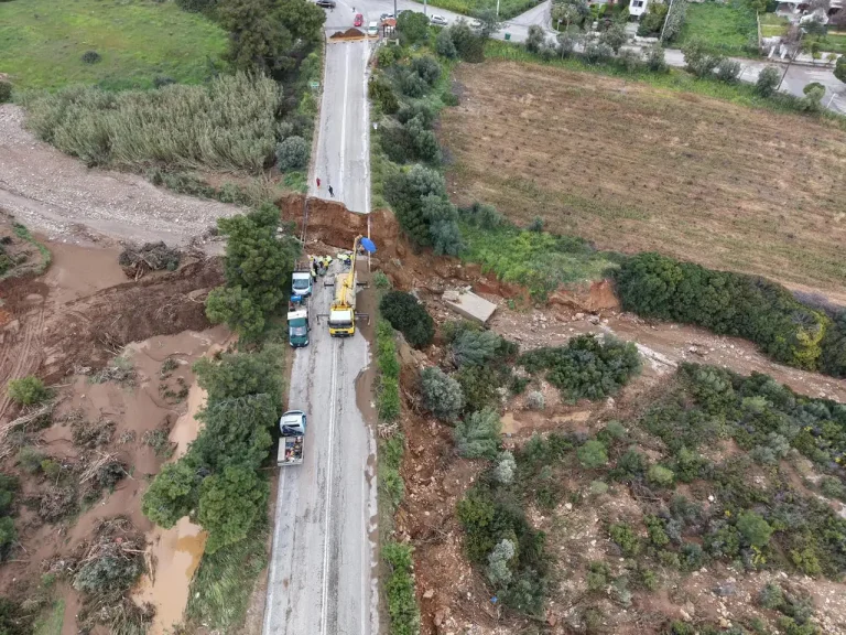 Καλλιτεχνούπολη: Νέες εικόνες από drone από τη χαράδρα που δημιούργησε η κακοκαιρία Erminio