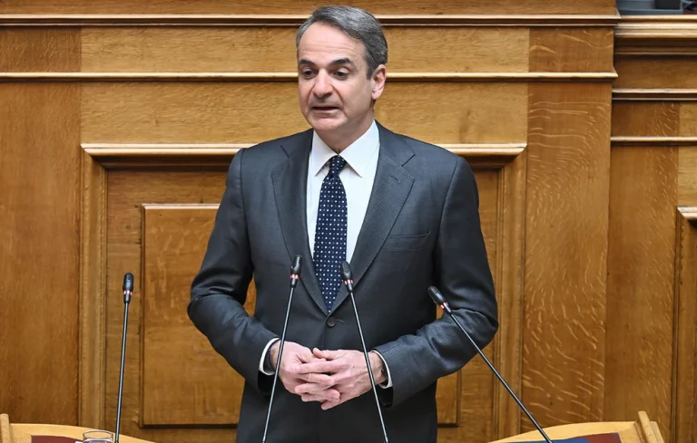 Βουλή: Έντονες προετοιμασίες για την κοινοβουλευτική μάχη της Πέμπτης