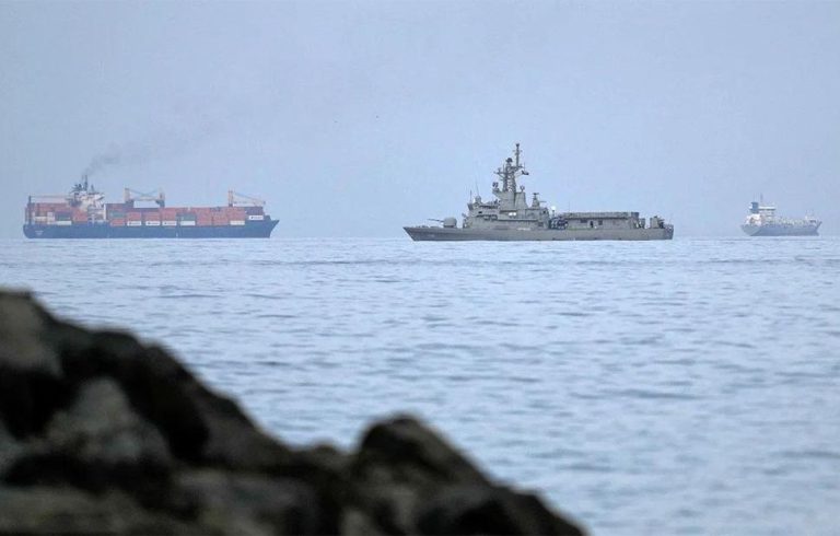 Reuters: Το ριψοκίνδυνο στοίχημα Τραμπ με τον ναυτικό αποκλεισμό του Ιράν