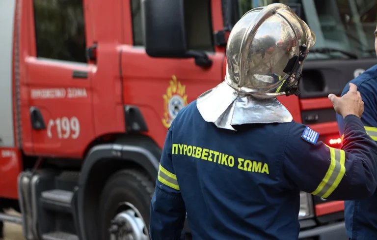 Φωτιά τώρα στην Πάρνηθα: Επιχειρούν ισχυρές δυνάμεις της πυροσβεστικής και 4 αεροσκάφη