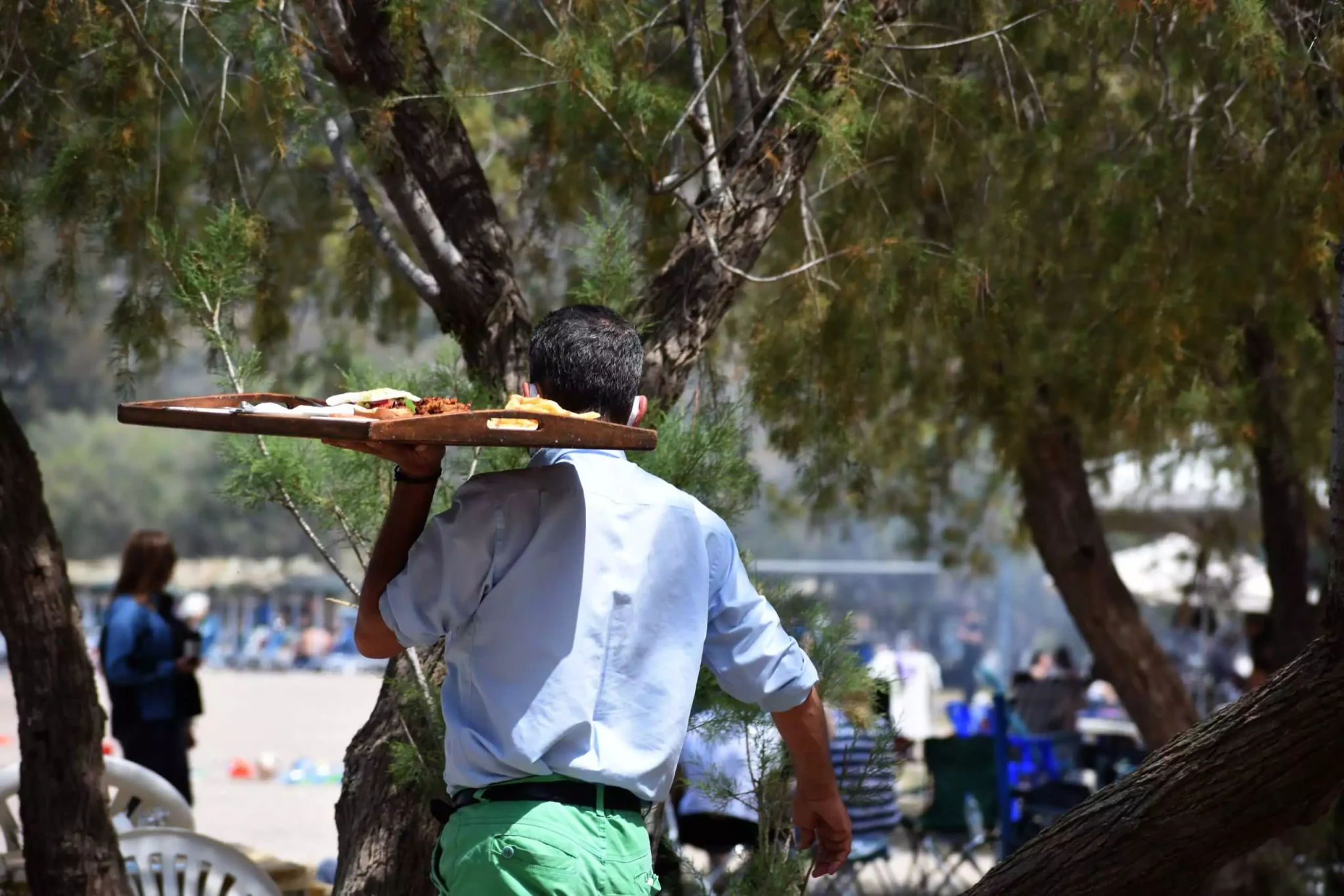Πάσχα: Ποιοι εργαζόμενοι δικαιούνται προσαύξηση 75% τις ημέρες των αργιών