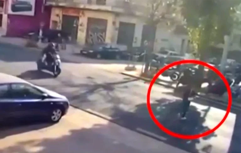 Αποσωληνώθηκε η 16χρονη που παρασύρθηκε από μηχανή στη Λιοσίων