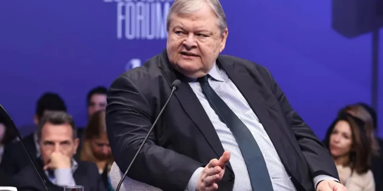 Βενιζέλος από Δελφούς: Δεν θα υπάρξει τρίτη ευκαιρία για την κυβέρνηση
