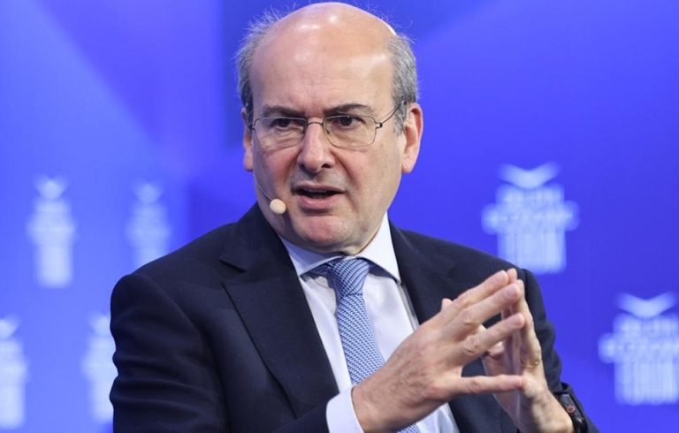 Χατζηδάκης: «Όχι» στην οριζόντια μείωση του ΦΠΑ