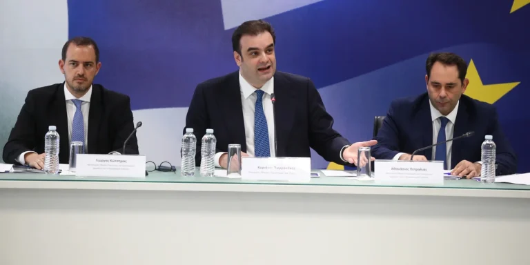 Η εξειδίκευση των μέτρων: 300 ευρώ σε συνταξιούχους κάθε Νοέμβριο- Επίδομα 150 ευρώ για παιδιά