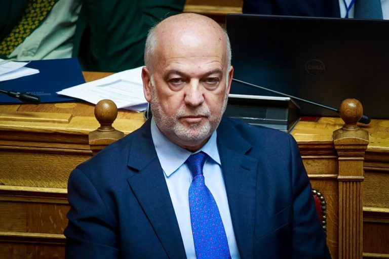 Φλωρίδης: Δικογραφία για κακούργημα της Κωνσταντοπούλου για τα βίντεο από τη δίκη για τα Τέμπη