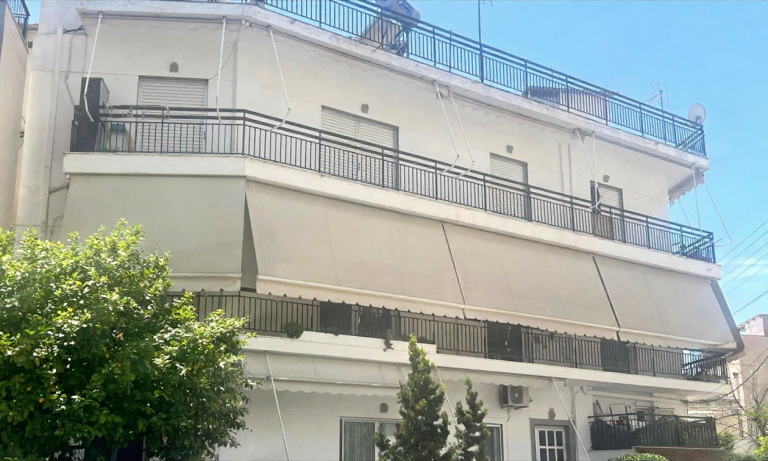 Περιστέρι: Τα παιδιά 8 και 9 ετών πήγαιναν στο σχολείο με πάνες – Νέα στοιχεία για την οικογένεια που ζούσε στο δώμα «τρώγλη»