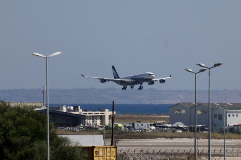 Πανικός σε πτήση Αθήνα-Μόναχο