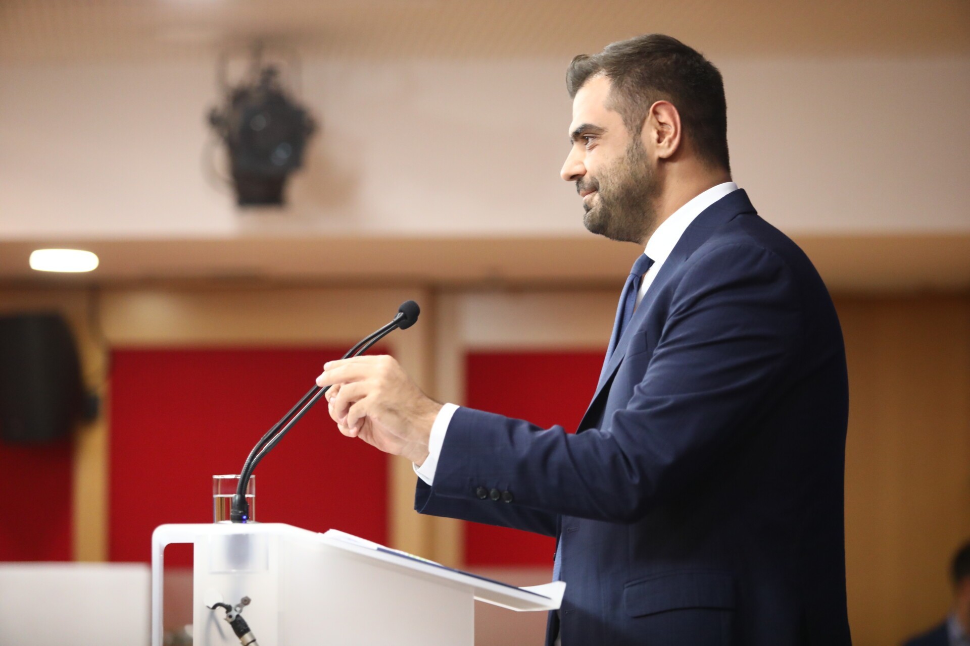 Μαρινάκης για Τσίπρα: Όπου ακούς πολλούς αντισυστημικούς κράτα καλά τα χέρια στις τσέπες σου