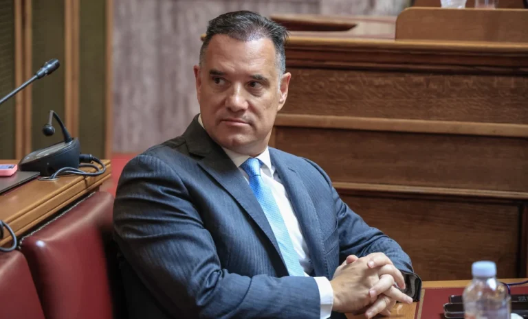 Γεωργιάδης: Δεν είμαι εγώ ο άνδρας στην φωτογραφία σε προσωπικές στιγμές που κυκλοφορεί στο διαδίκτυο