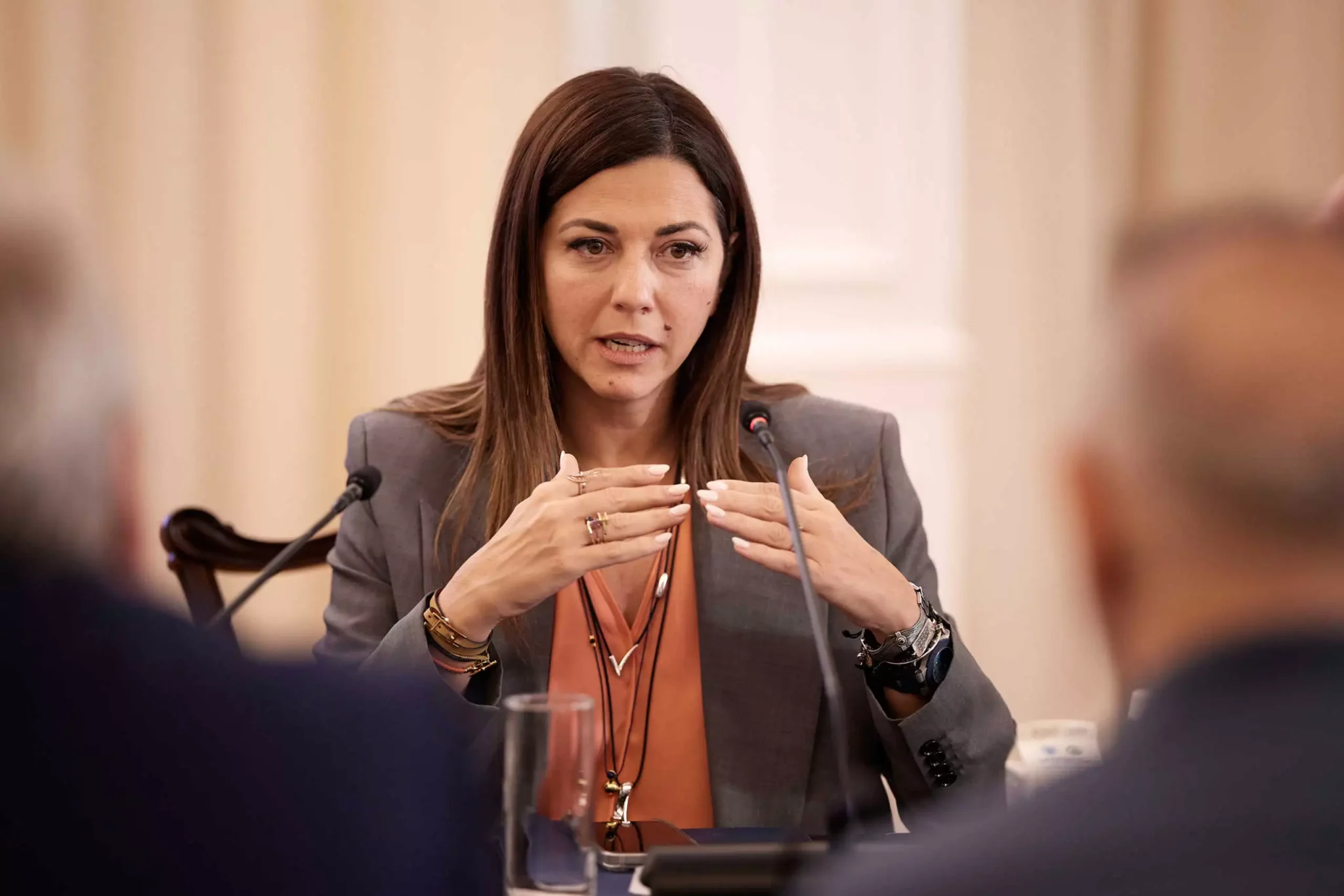 Ζαχαράκη για τις 17χρονες μαθήτριες στην Ηλιούπολη: Κανένα παιδί δεν πρέπει να αισθάνεται μόνο του