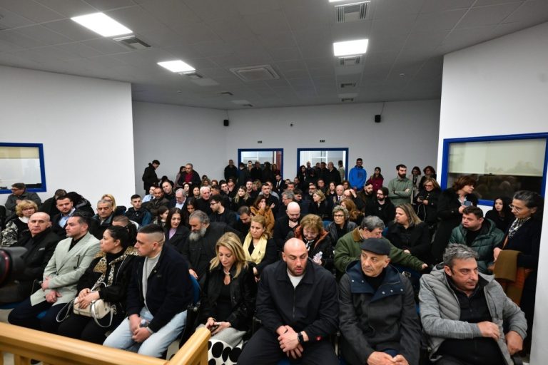 Ξεκινά πάλι η δίκη για τα Τέμπη σε «νέα» αίθουσα