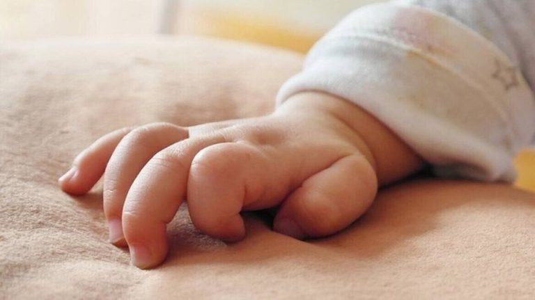 Σκόπελος: Αγωνία για παιδί 19 μηνών – Φόβοι ότι ήρθε σε επαφή με ποντικοφάρμακο