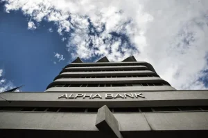 Alpha Bank: Προσαρμοσμένα κέρδη 221 εκατ. στο τρίμηνο