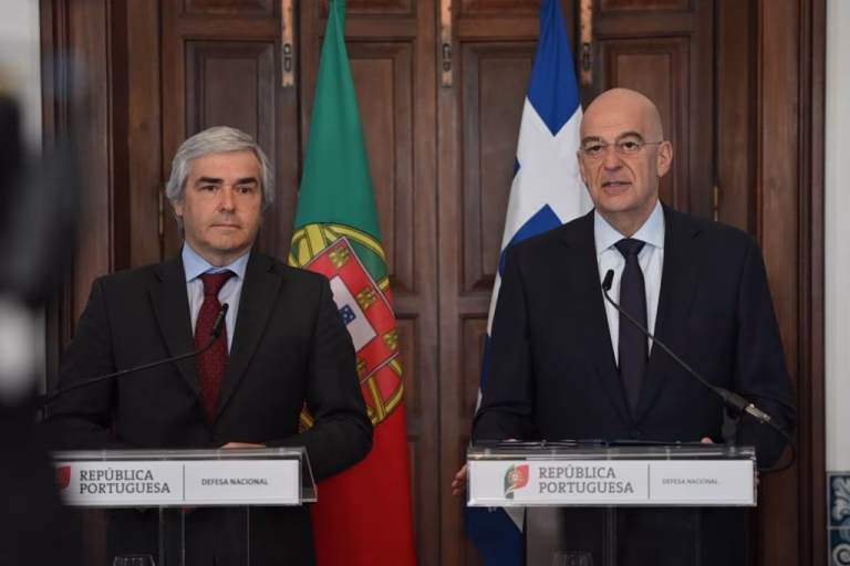 Μεταφορικά C-390 για την Πολεμική Αεροπορία