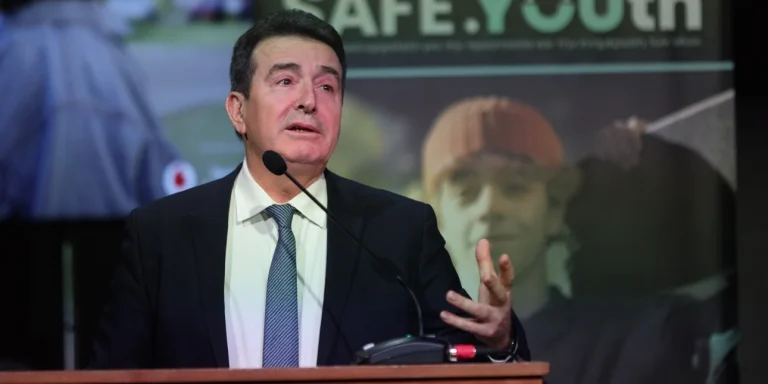 Χρυσοχοΐδης: Έρχεται απαγόρευση για τα πατίνια στους ανήλικους