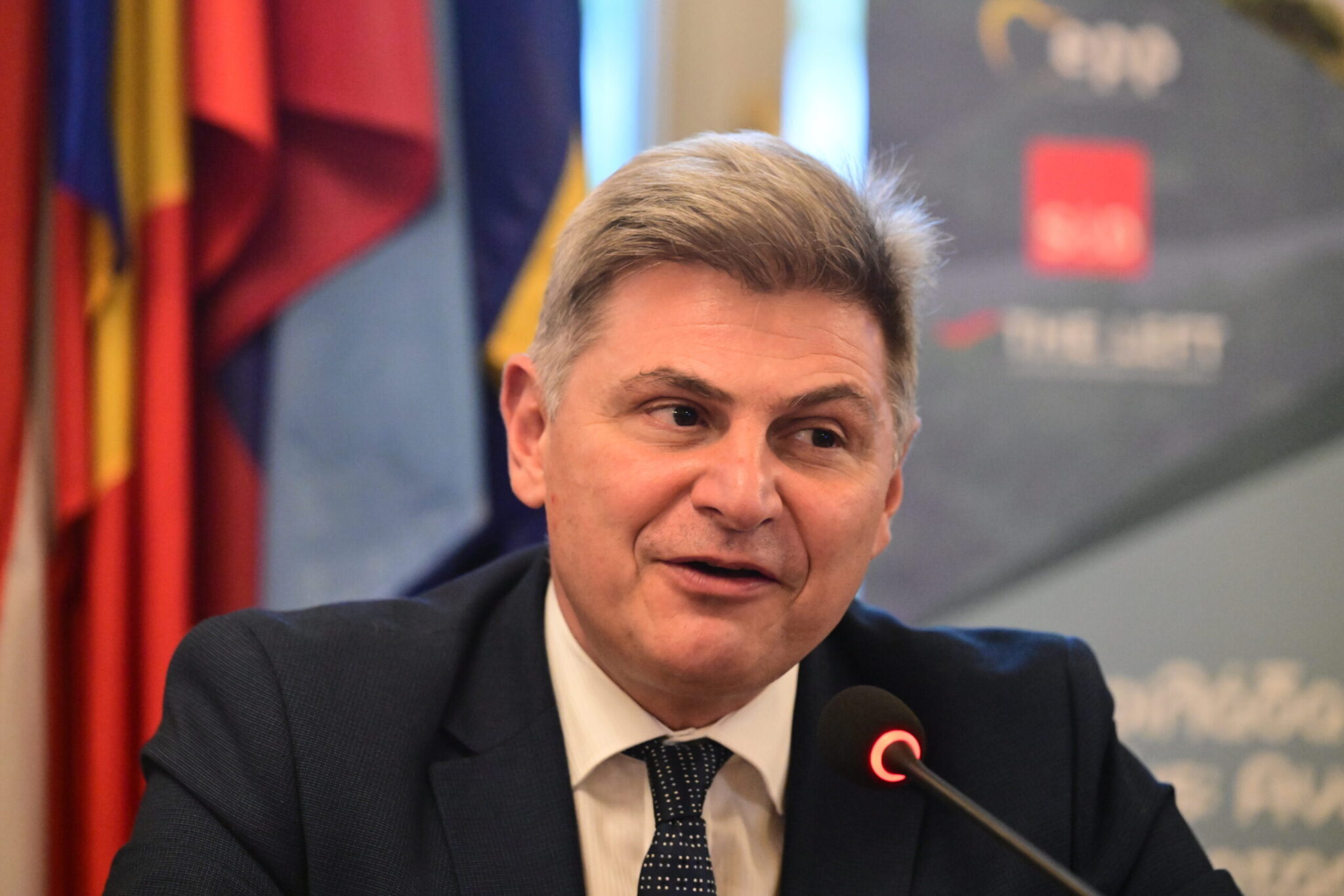 Φαραντούρης: Στον ΣΥΡΙΖΑ δεν με ήθελαν – Η υποδοχή μου στο συνέδριο του ΠΑΣΟΚ ήταν συγκινητική