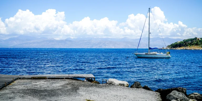 Καιρός: Ανεβαίνει η θερμοκρασία από σήμερα, λίγες βροχές στα βόρεια