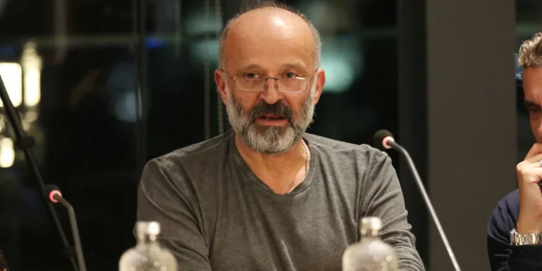 Λάμπης Ζαρουτιάδης, ο σκηνοθέτης πίσω από την εκδήλωση Τσίπρα στο Θησείο