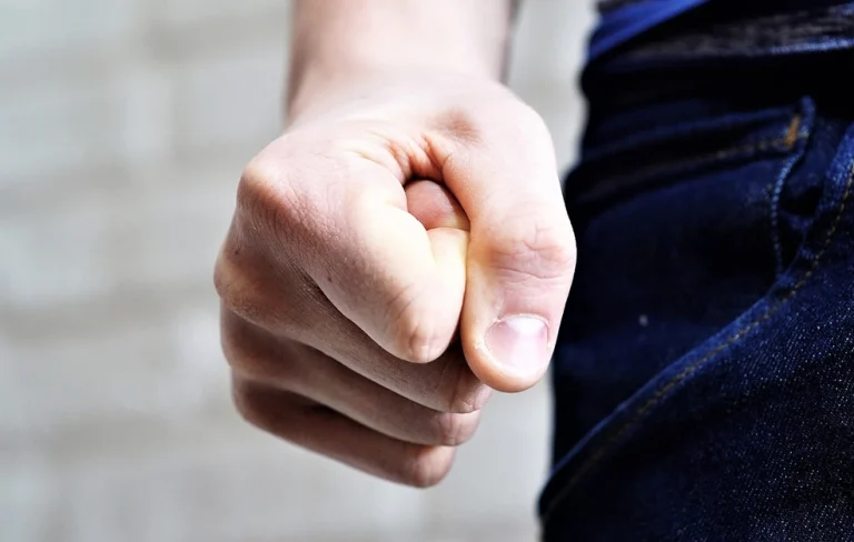 Πώς έγινε η επίθεση στο 17χρονο με αυτισμό και στις αδερφές του στη Νέα Φιλαδέλφεια