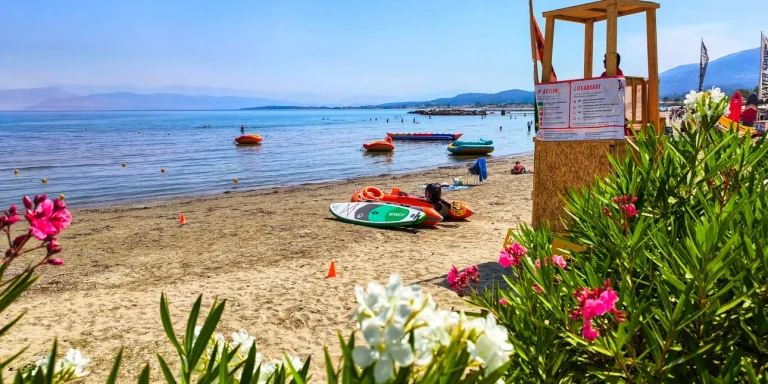 Βελτιώνεται ο καιρός: Εξασθενούν οι βροχές, ανεβαίνει η θερμοκρασία