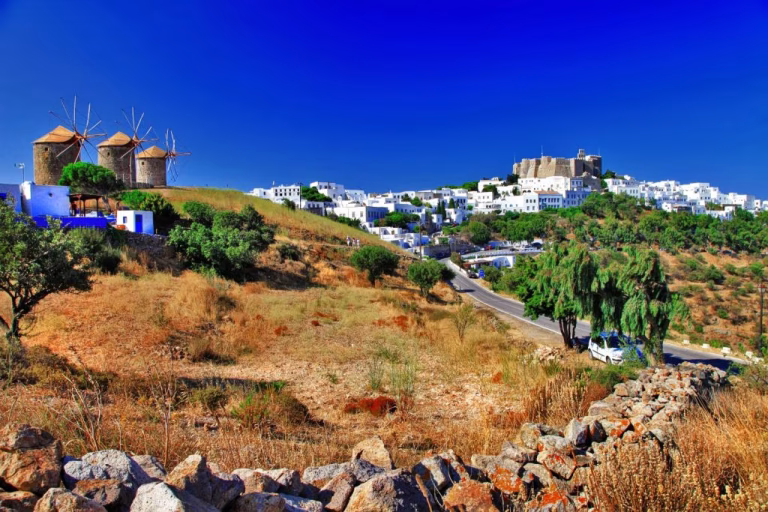 Χωροταξικό Τουρισμού: Ανατροπές σε Airbnb, ξενοδοχεία