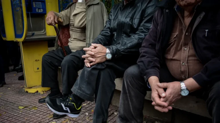 Ρεκόρ αιτήσεων για συντάξεις: Ξεπερνούν τις 58.000 οι αιτήσεις αποχώρησης
