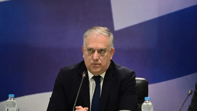 Θεοδωρικάκος για δάνεια μέχρι 100.000 ευρώ: Αφορά αυτά που θα γίνουν από την ψήφιση του νόμου και μετά