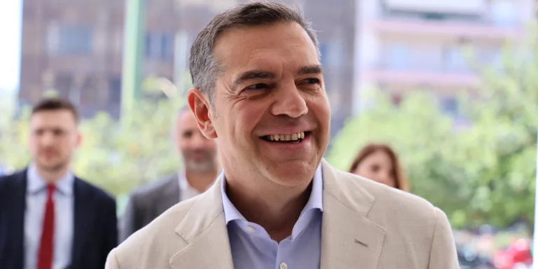 Στον Άρειο Πάγο ο Αλέξης Τσίπρας -Καταθέτει την ιδρυτική διακήρυξη για το νέο κόμμα