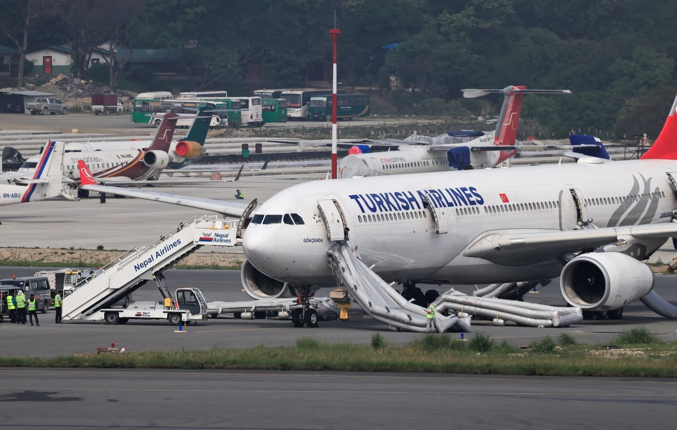 Φωτιά σε αεροσκάφος της Turkish Airlines με σχεδόν 300 επιβαίνοντες