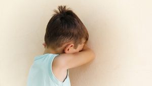 Σοκαριστικές καταγγελίες κακοποίησης παιδιών σε νηπιαγωγεία στη Γαλλία – Έρευνες για σεξουαλικές επιθέσεις και βιασμούς
